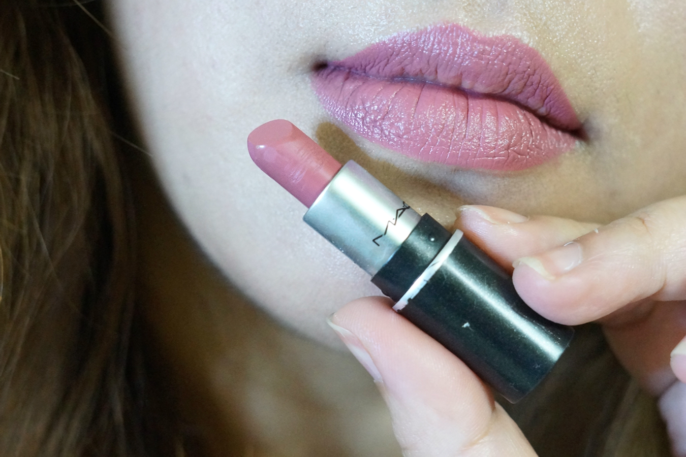 Definido delinea tu labios con lip pencil en mahogany, después aplica lipstick en marrakesh. MAC Lipstick in Mehr (Matte) Review, Photos, Swatches Jello Beans